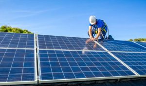 Installation et mise en production des panneaux solaires photovoltaïques à Plouhinec